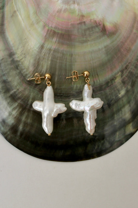 Maria - Cross pearls earrings