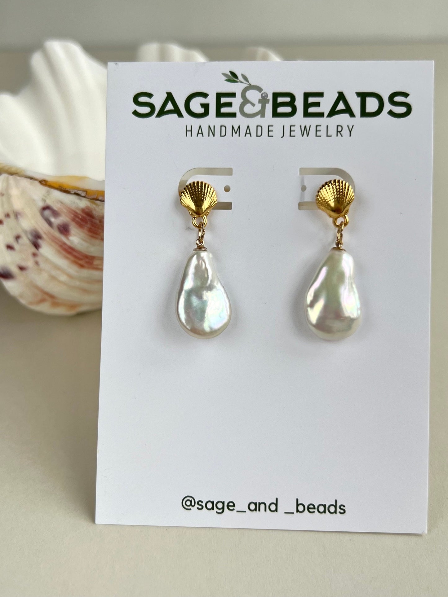 Aura - Shell Stud Pearl Earrings