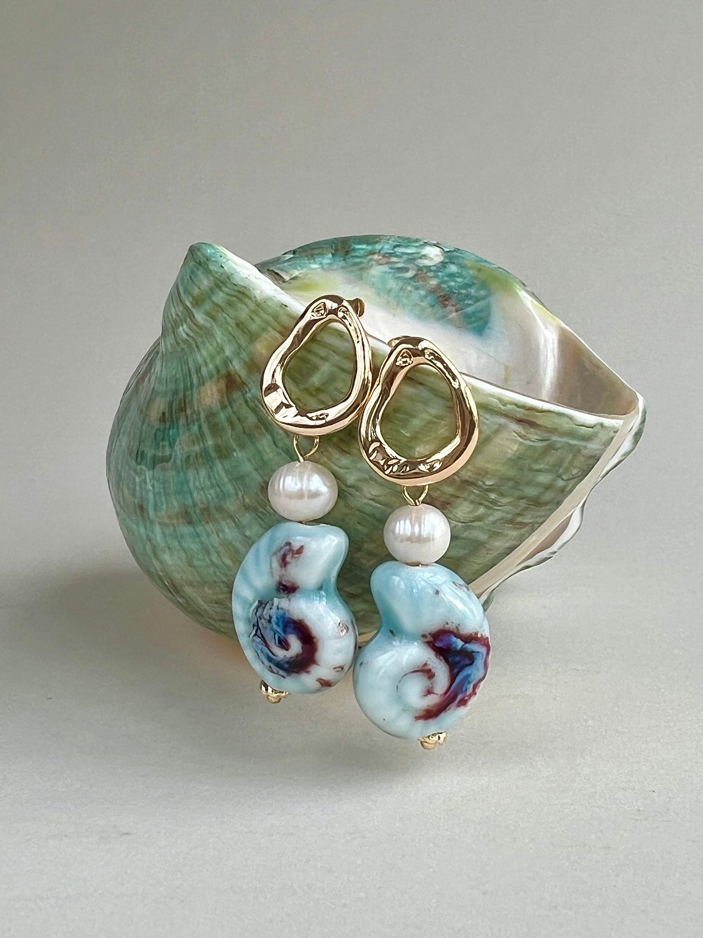 Aphrodite - Pearl Earrings