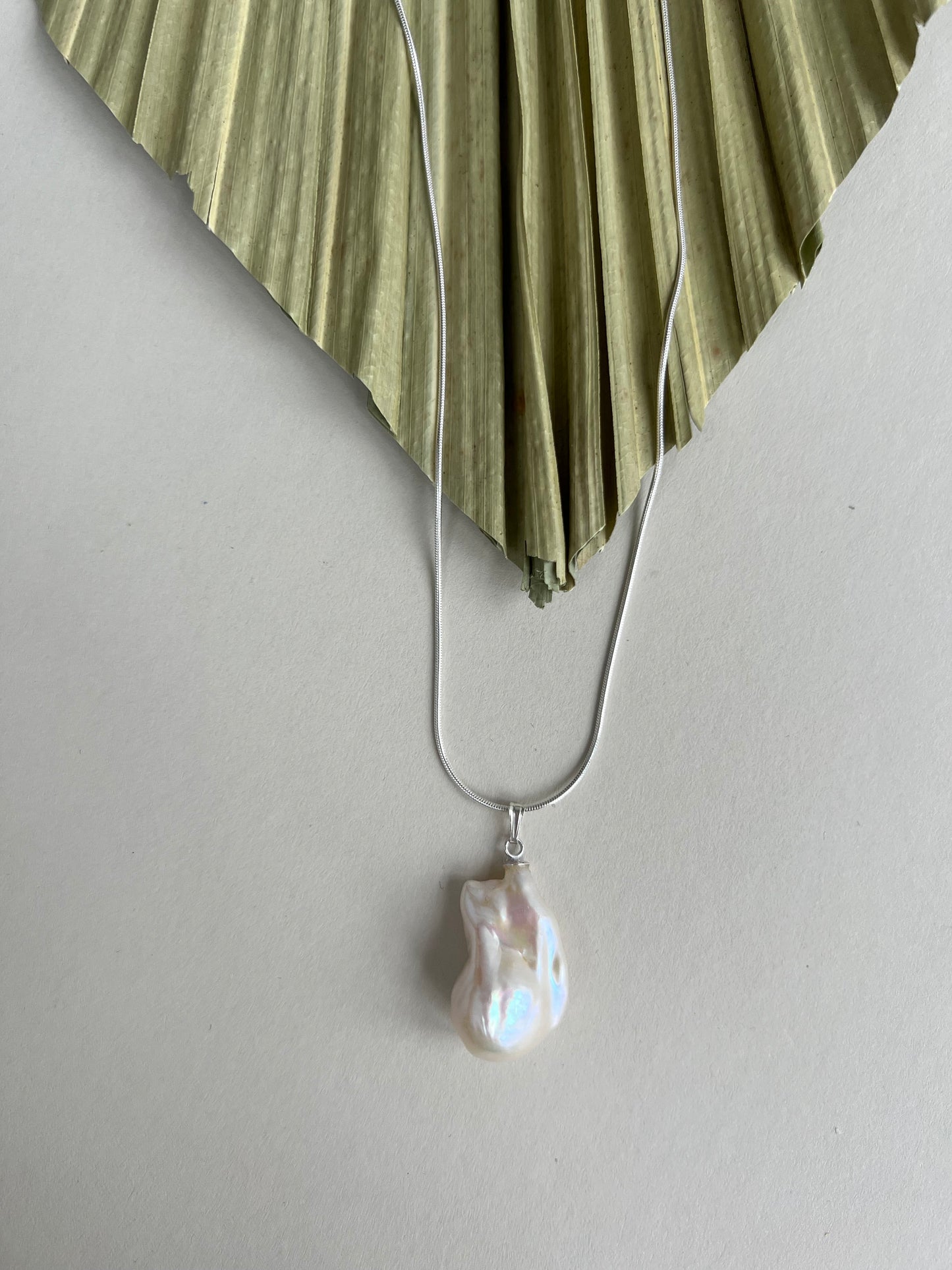 Selene - Long Chain with Baroque Pearl