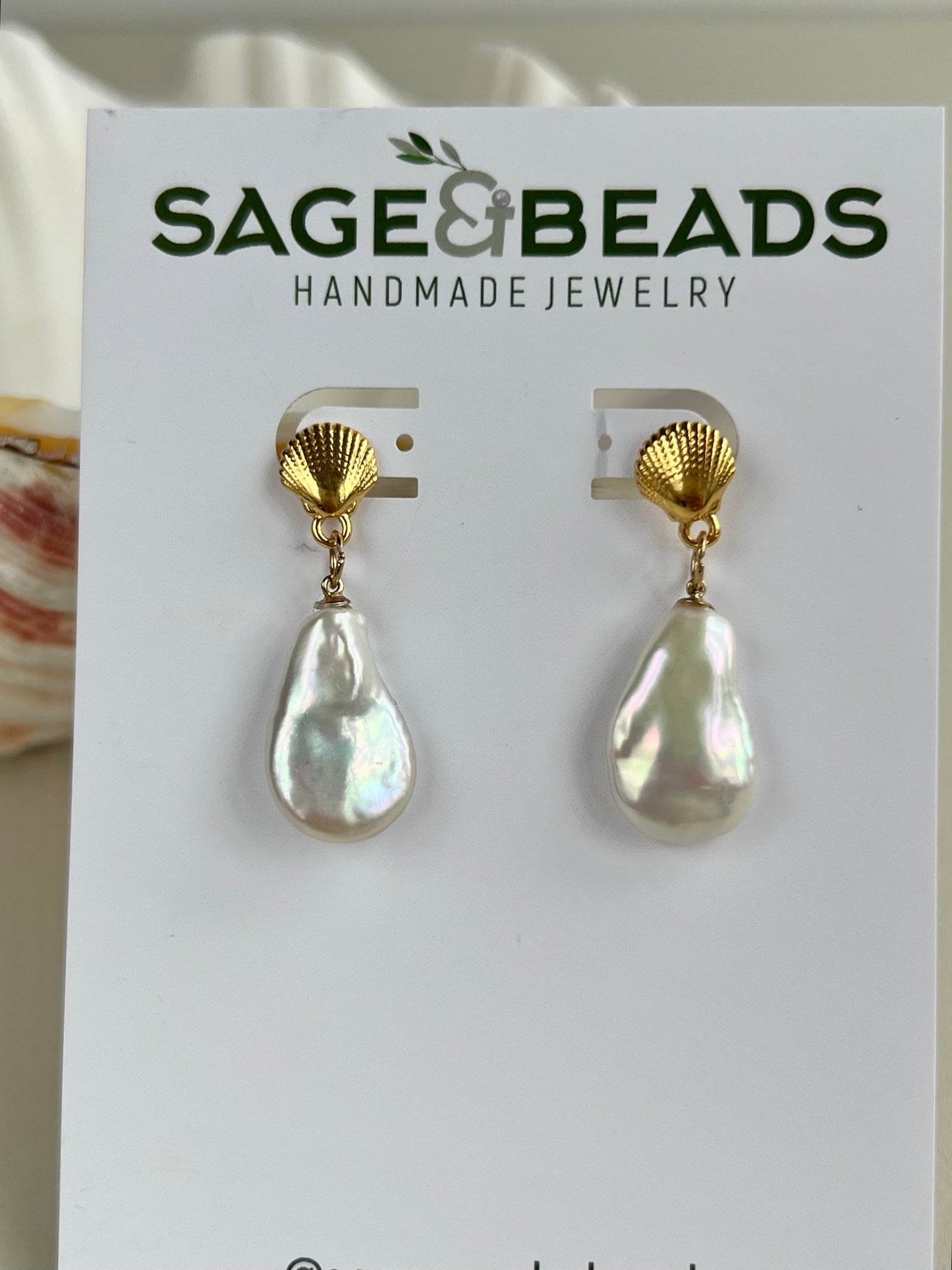 Aura - Shell Stud Pearl Earrings