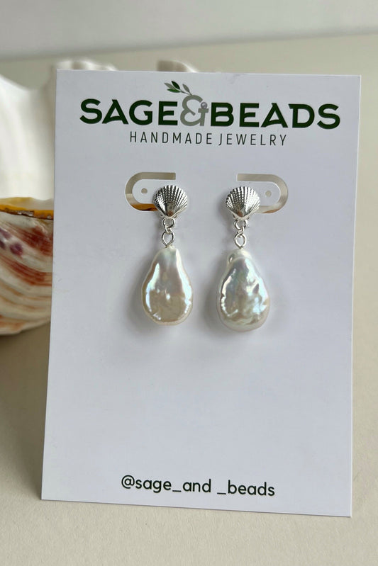 Aura - Shell Stud Pearl Earrings
