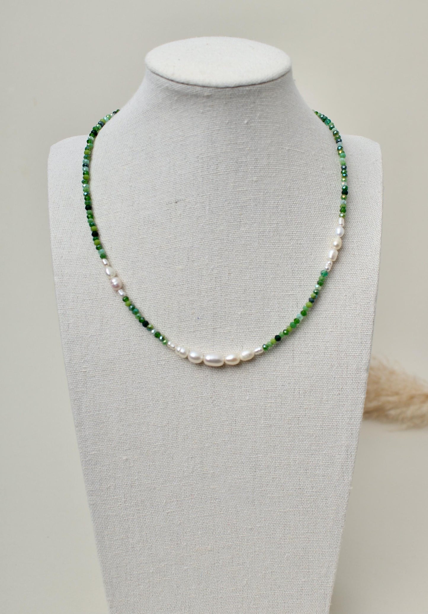 Fiona - Green Beads Pearl Necklace