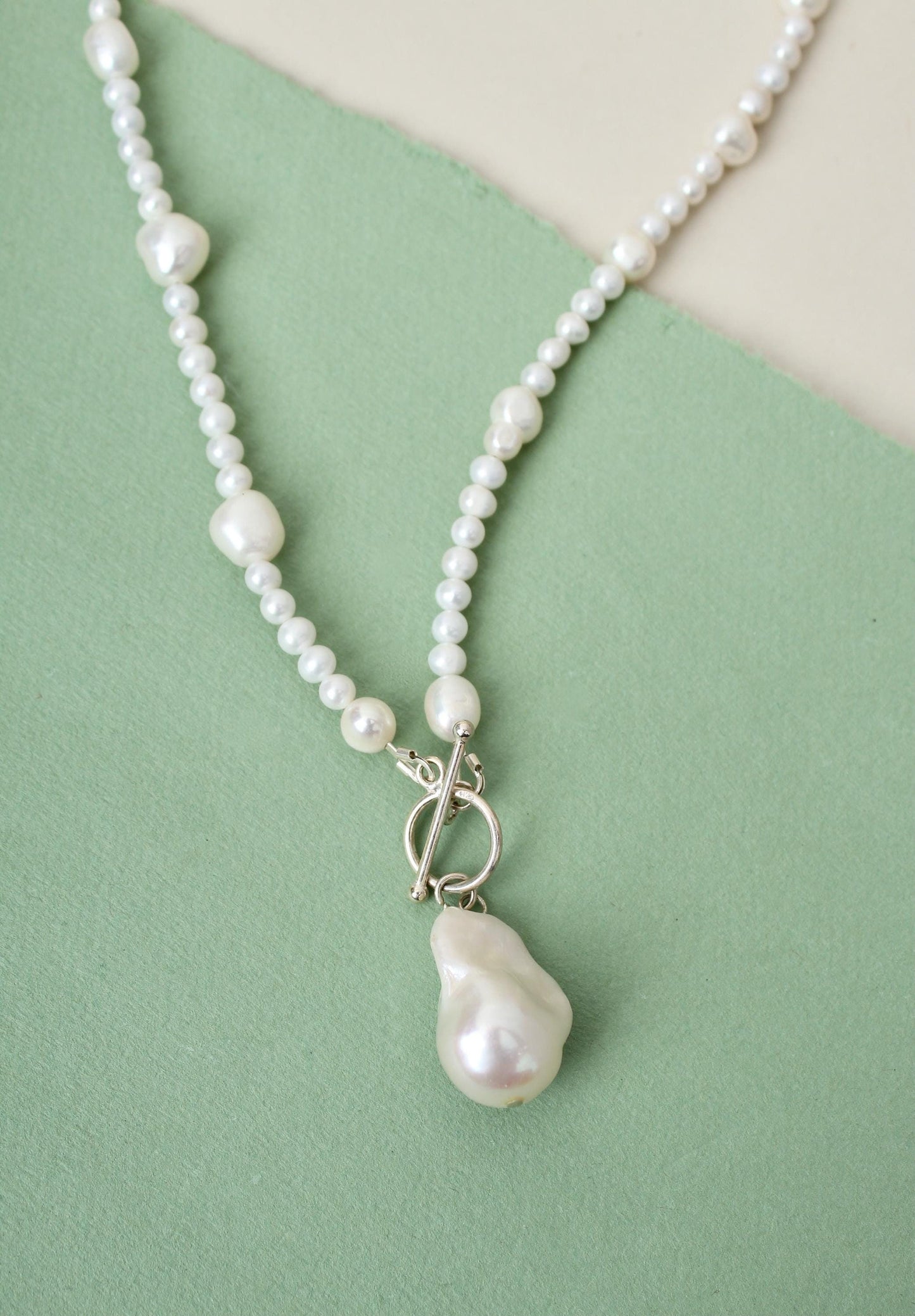 Venus - Baroque Pendant Pearl Necklace