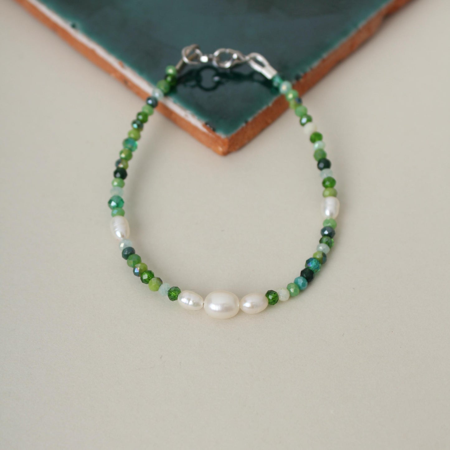Fiona - Green Beads Pearl Bracelet