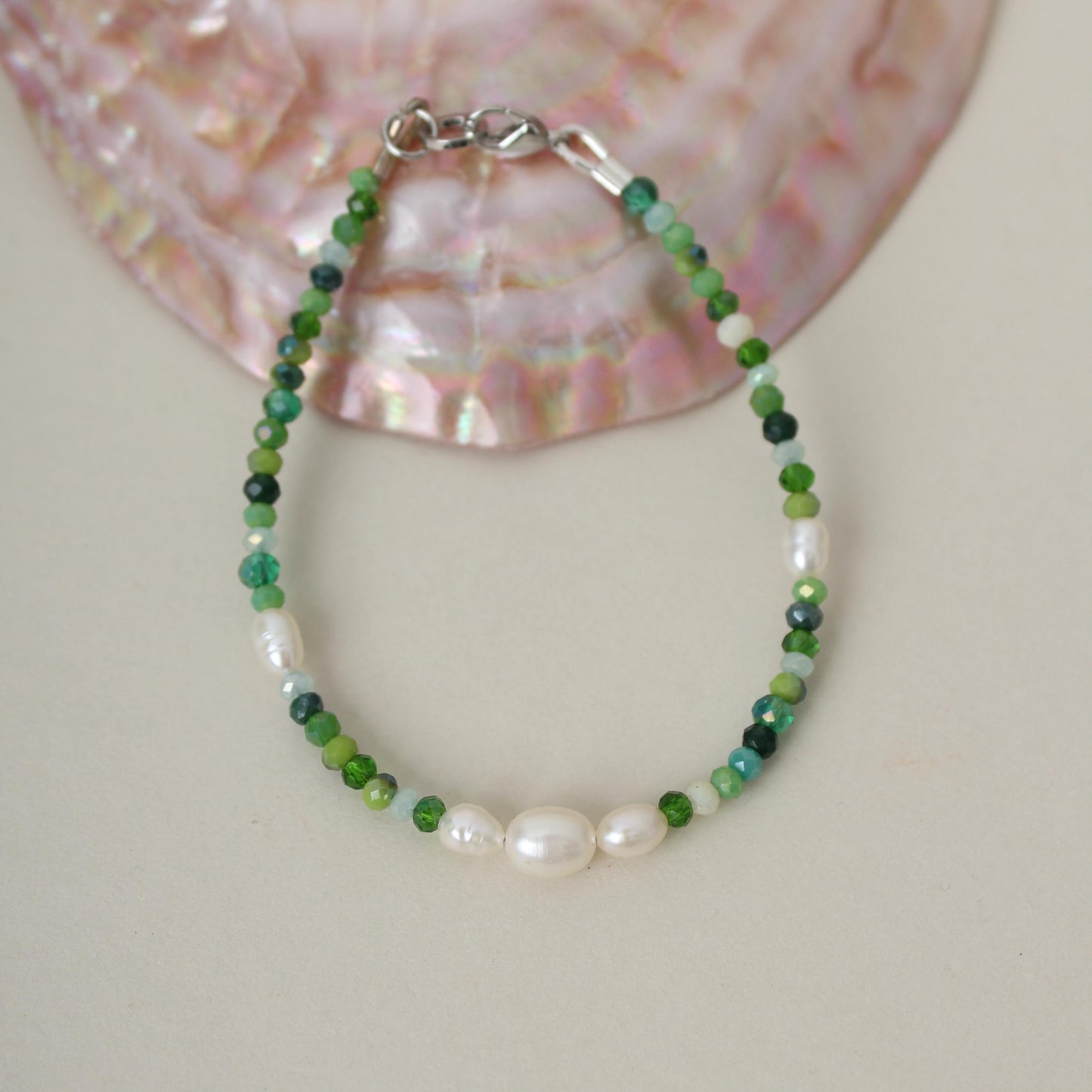 Fiona - Green Beads Pearl Bracelet