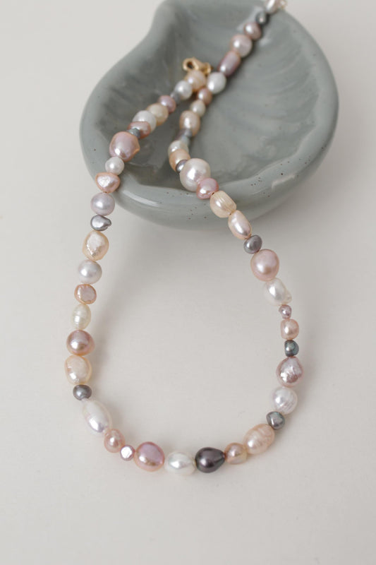 Vesna - Multicolour Pearl Choker