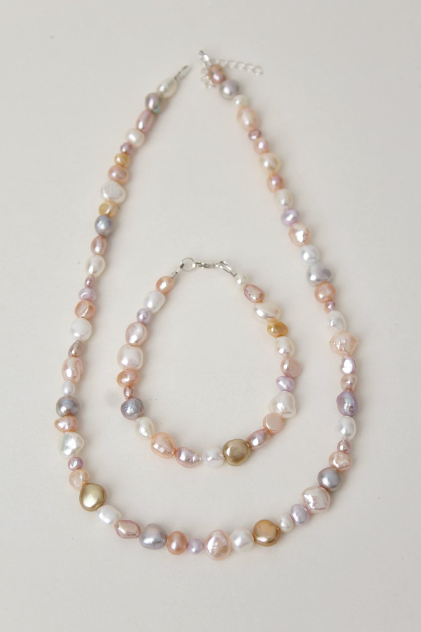 Vesna - Multicoloured Pearl Bracelet
