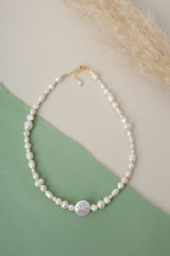 Aurora - Different Sizes Pearl Necklace