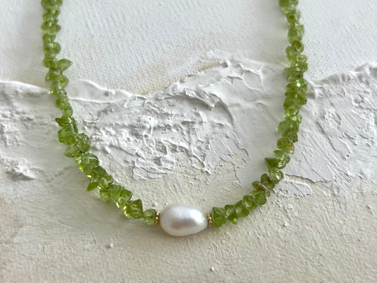 Maia - Peridot Pearl Necklace